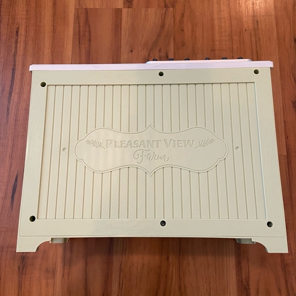 American Girl Pleasant Valley Farm Stove - Picture 7 of 10